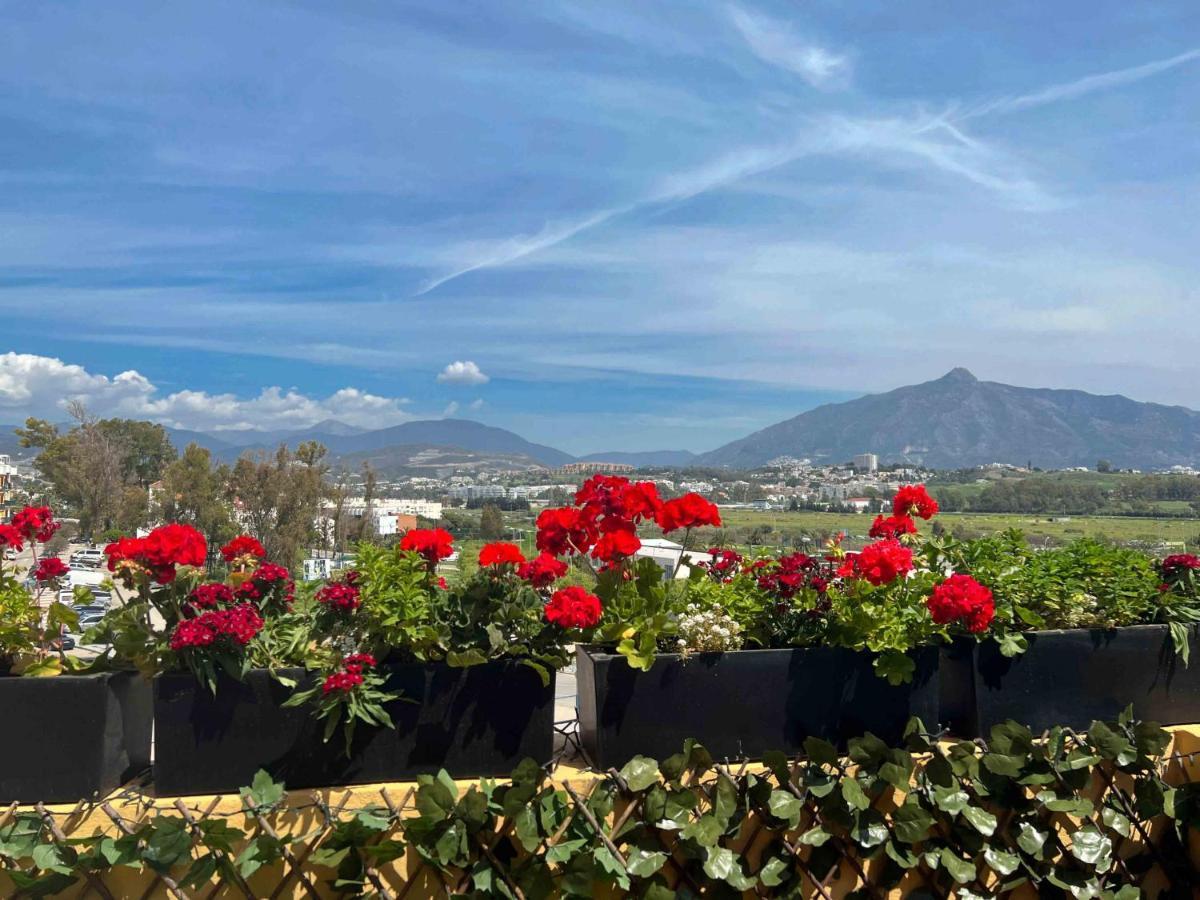 62 - Penthouse In Los Almendros With Fantastic Vie Marbella Exterior photo