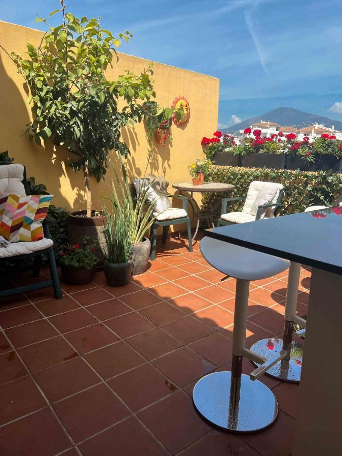 62 - Penthouse In Los Almendros With Fantastic Vie Marbella Exterior photo